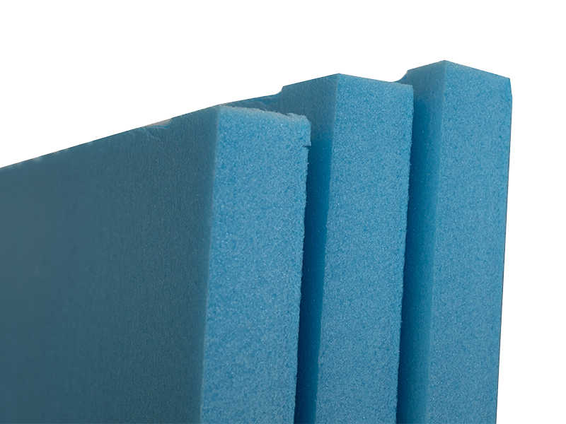 CO2 foamed XPS insulation boards with high compressive strength and low water absorption
